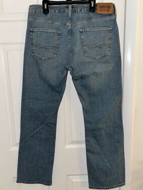 Signature by Levi Strauss Straight-Leg Light Blue Men's Jeans